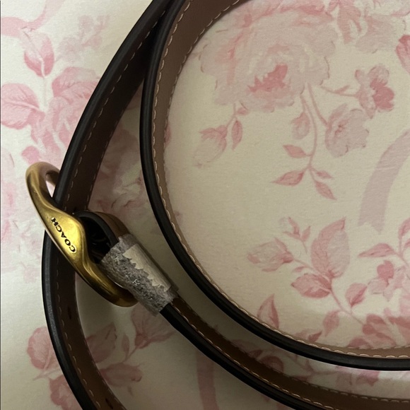 Coach Tan Leather Strap with Gold Hardware - Picture 6 of 7